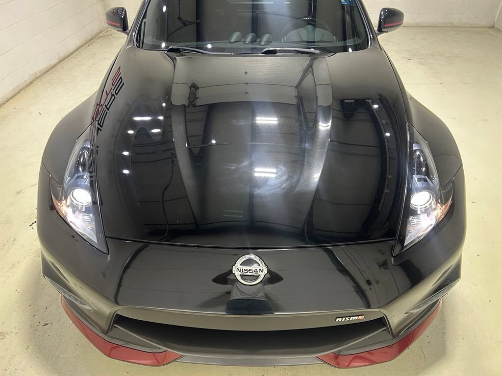 Used 2017 Nissan 370Z NISMO RWD image 11