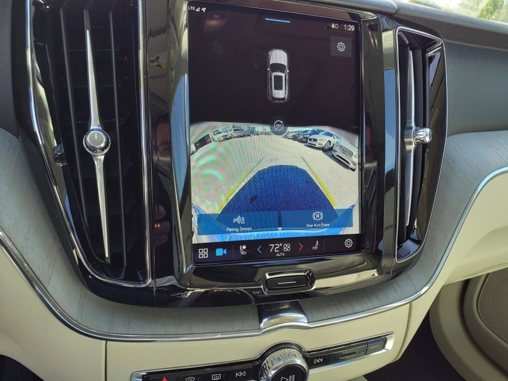 Certified 2025 Volvo XC60 T8 Plus w/ Climate Package image 20