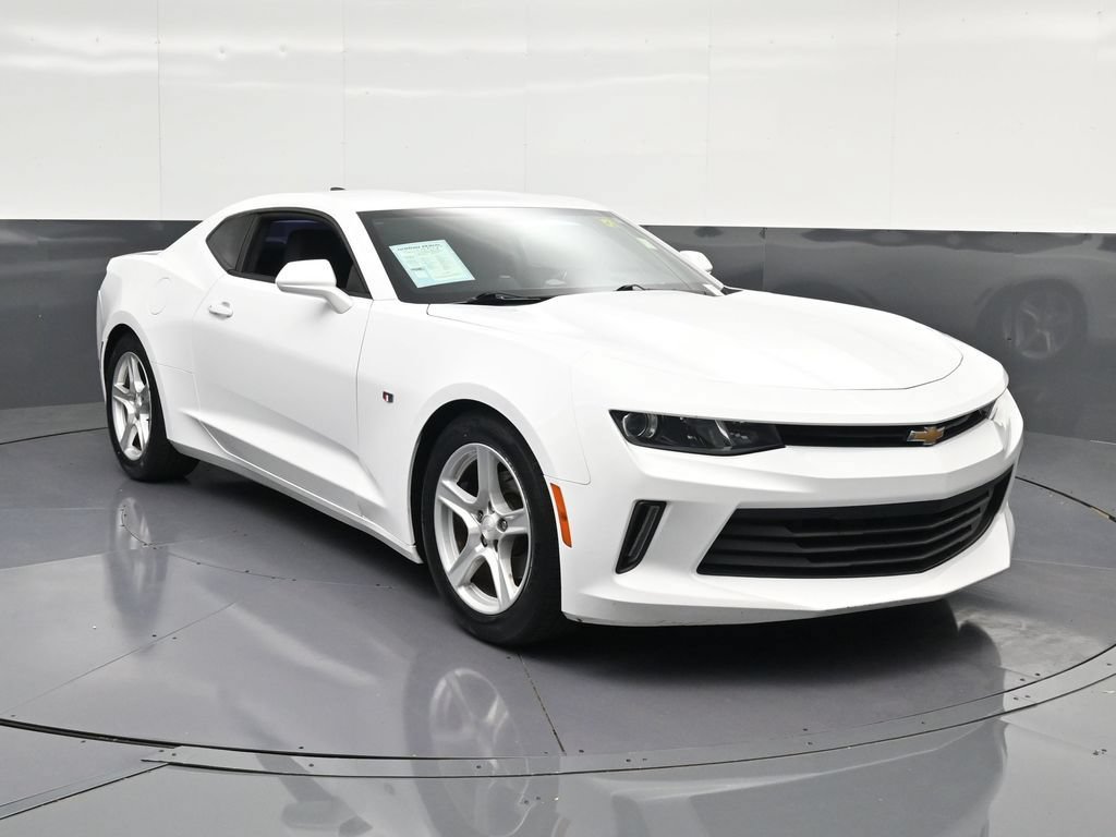 Used 2018 Chevrolet Camaro LS RWD image 5