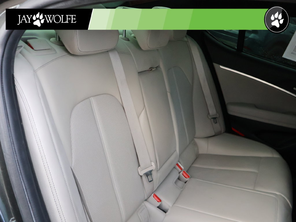 Used 2023 Genesis G70 2.0T AWD/4WD image 12