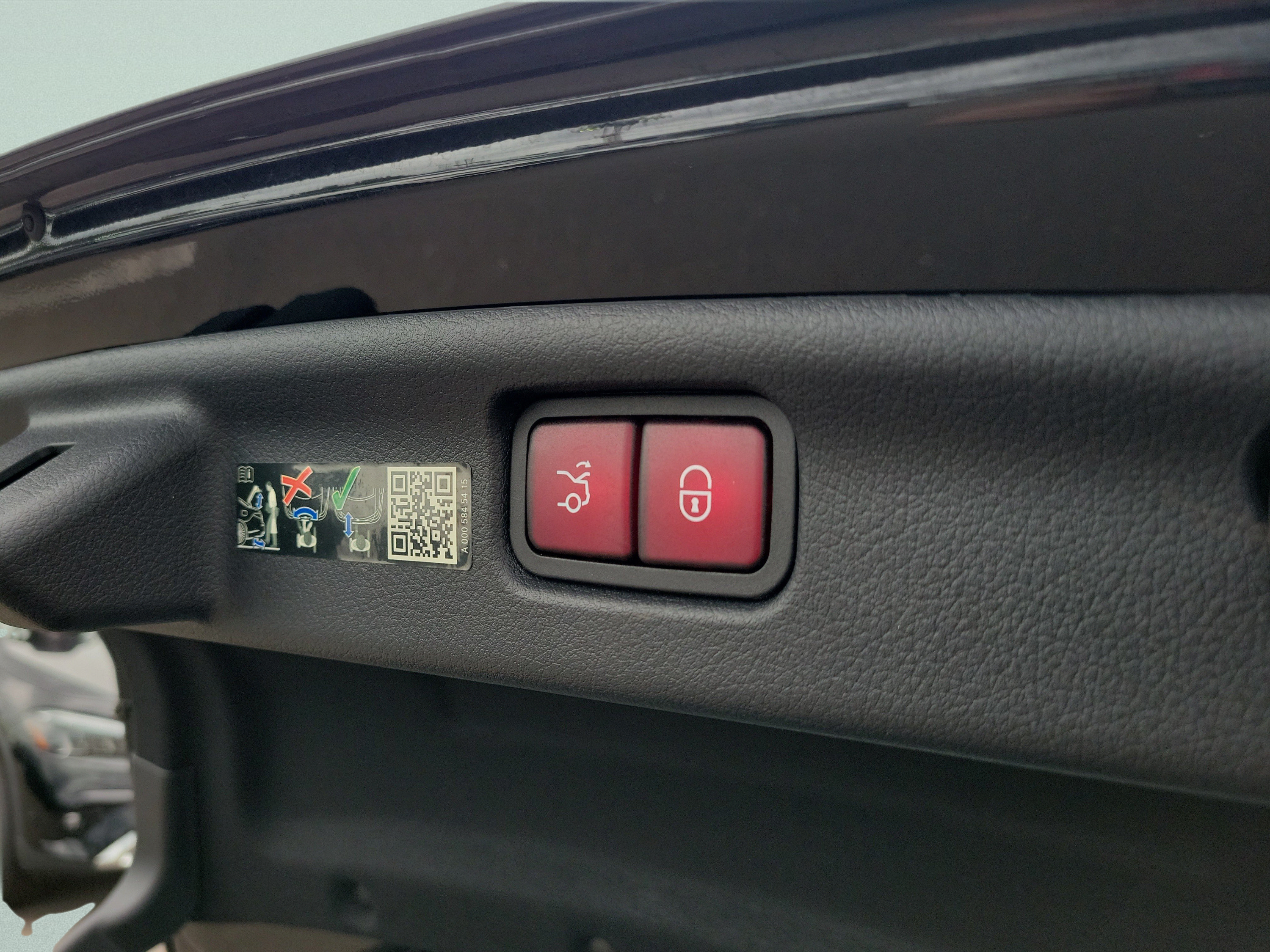 Certified 2023 Mercedes-Benz C 300 Sedan image 6