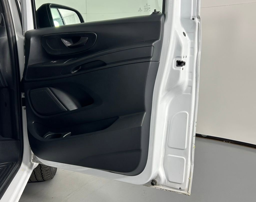 Used 2022 Mercedes-Benz Metris image 9