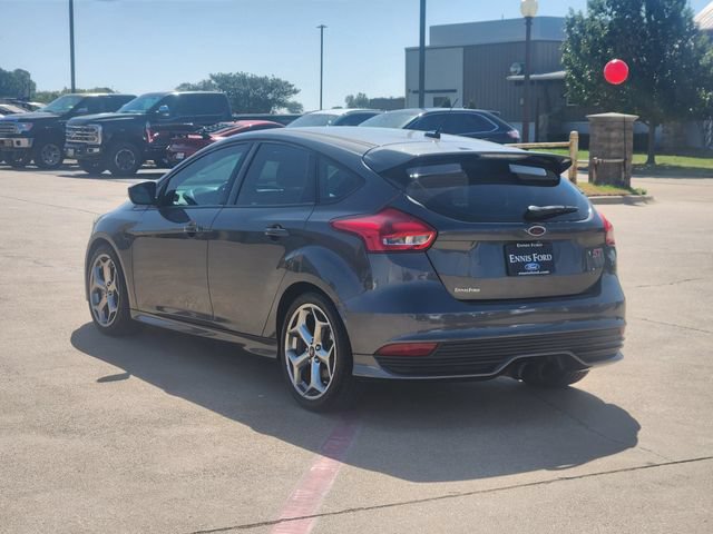Used 2017 Ford Focus ST FWD image 4
