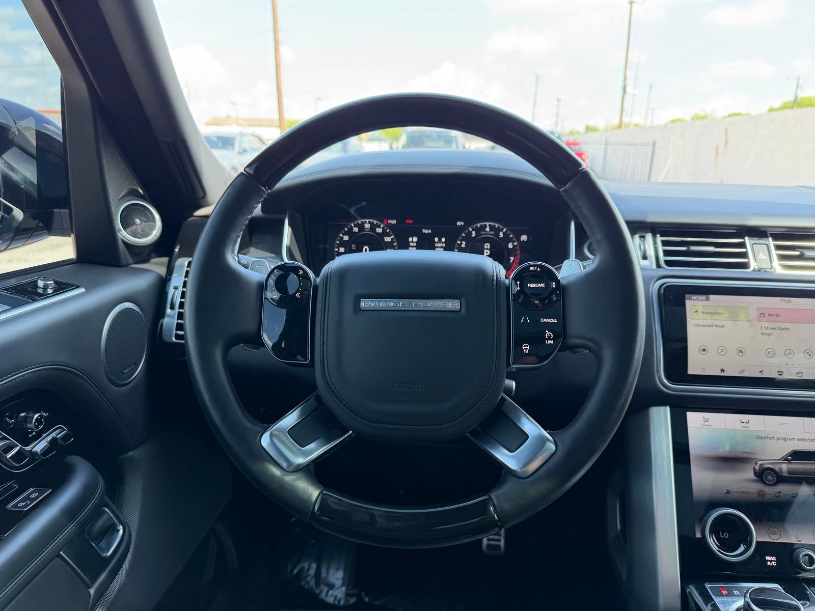 Used 2020 Land Rover Range Rover Autobiography image 13