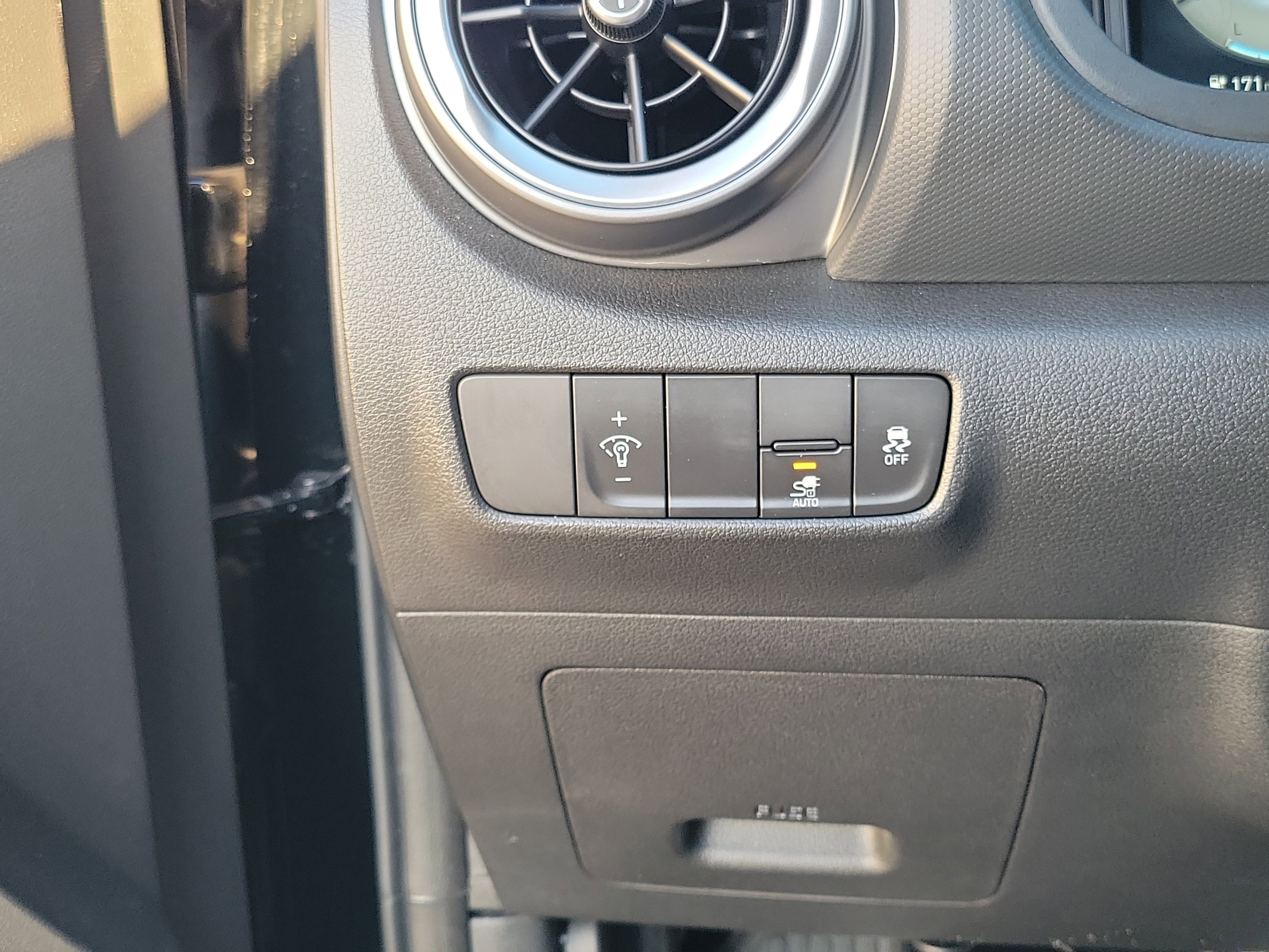 Certified 2023 Hyundai Kona SEL w/ Cargo Package image 16