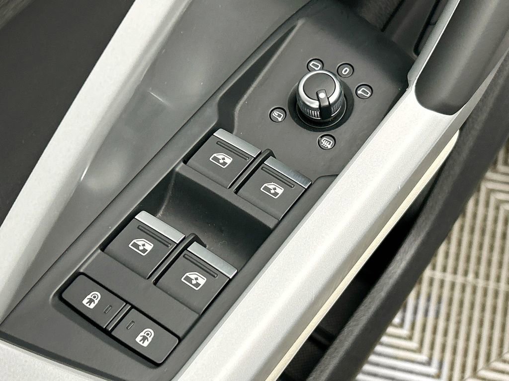 Certified 2025 Audi Q3 2.0T Premium w/ Convenience Package image 21