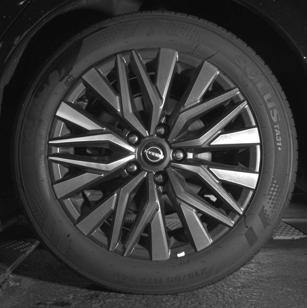 Used 2025 Nissan Altima 2.5 SV image 14