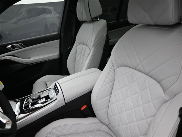 Used 2026 BMW X5 xDrive40i w/ Climate Comfort Package image 33
