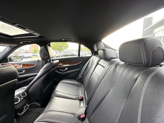 Used 2018 Mercedes-Benz E 300 4MATIC image 26