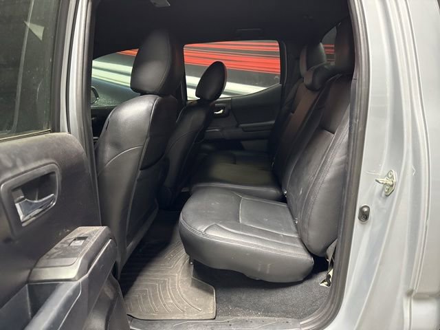 Used 2020 Toyota Tacoma TRD Sport AWD/4WD image 11