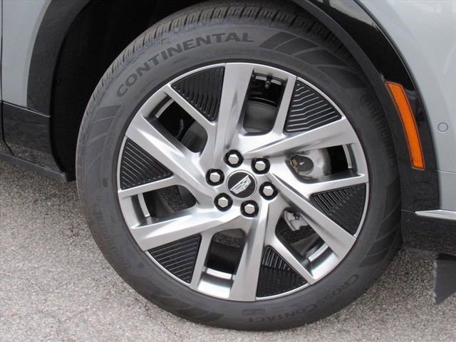 New 2026 Cadillac Optiq Luxury 1 image 7