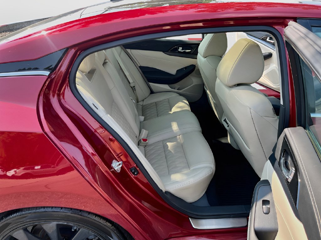 Used 2023 Nissan Maxima Platinum w/ Sport Mat Group FWD image 28