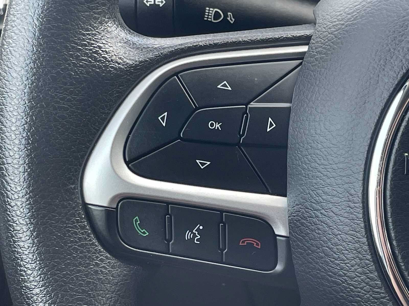 Used 2018 Jeep Compass Sport w/ Tech Group FWD image 14