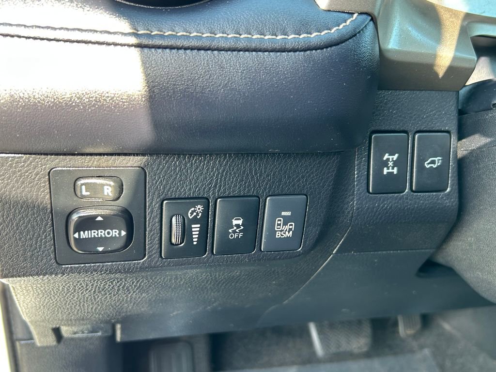 Used 2013 Toyota RAV4 Limited image 21