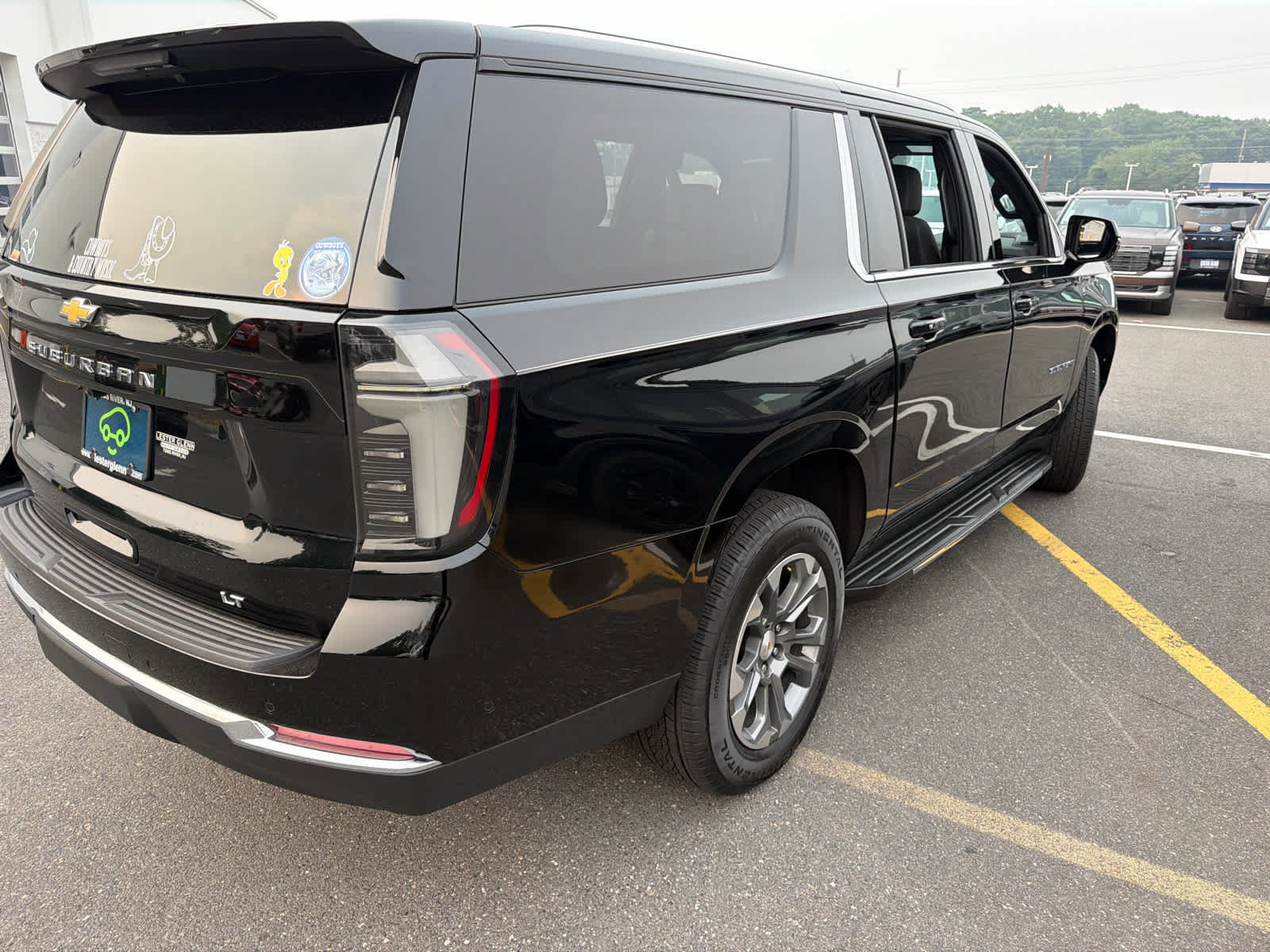 Certified 2026 Chevrolet Suburban LT w/ Comfort Package AWD/4WD image 3
