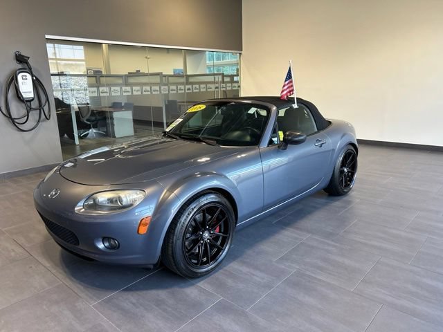 Used 2008 MAZDA MX-5 Miata Grand Touring RWD image 17