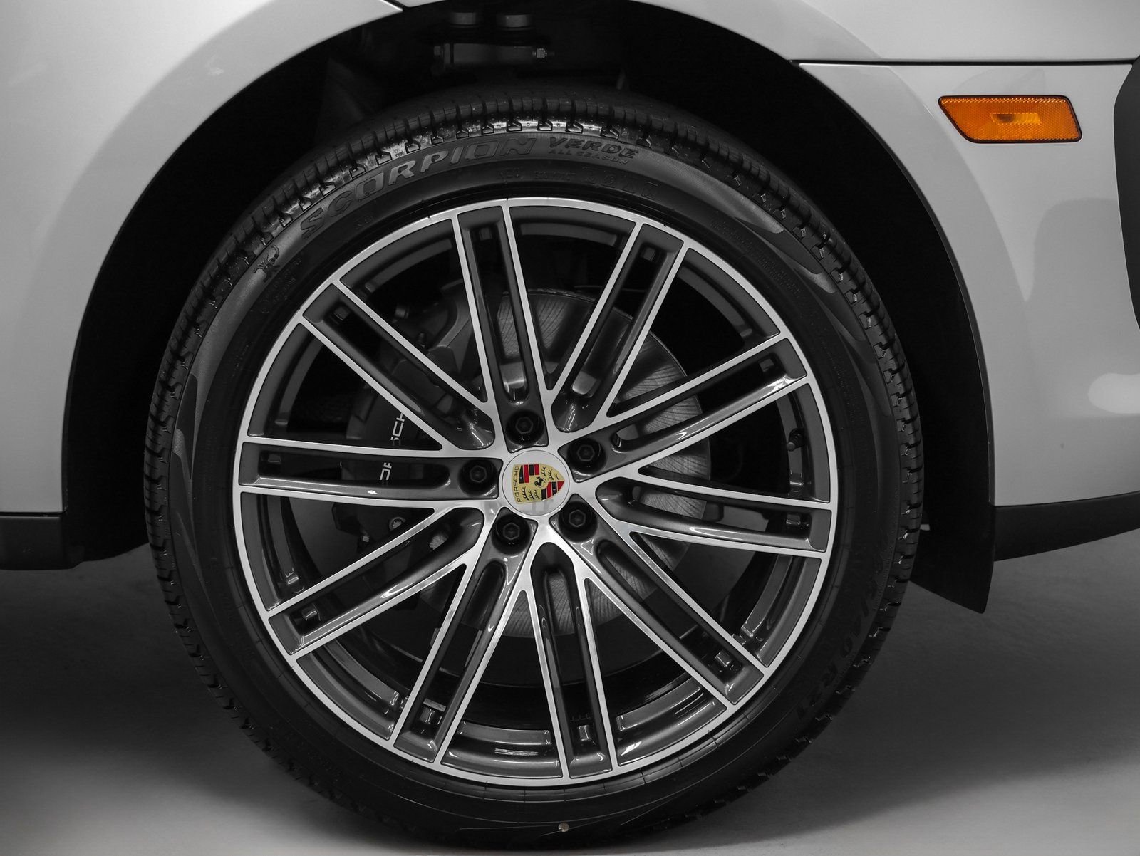 Certified 2026 Porsche Macan image 16