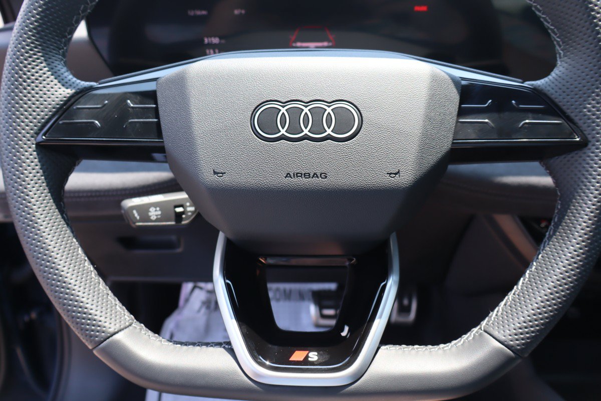 Used 2025 Audi S6 e-tron Premium Plus w/ Premium Plus AWD/4WD image 20