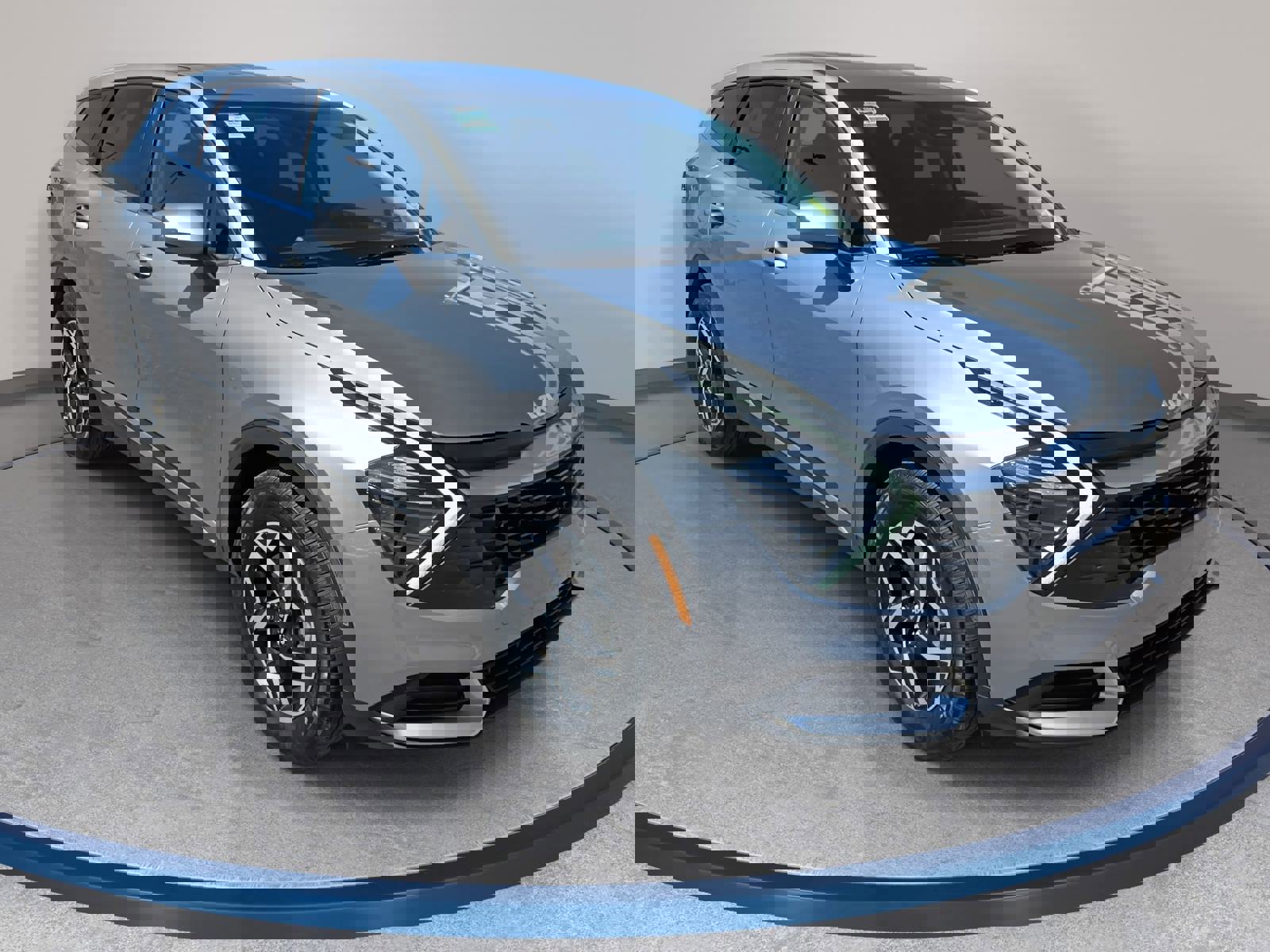 Used 2025 Kia Sportage LX image 3