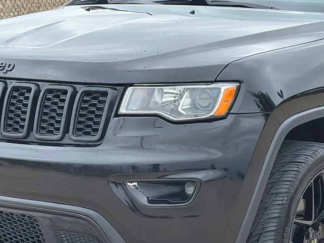 Used 2017 Jeep Grand Cherokee Limited AWD/4WD image 4