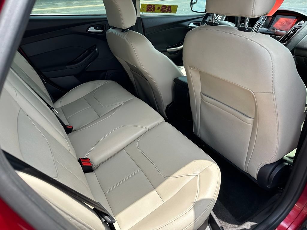 Used 2017 Ford Focus Titanium FWD image 18
