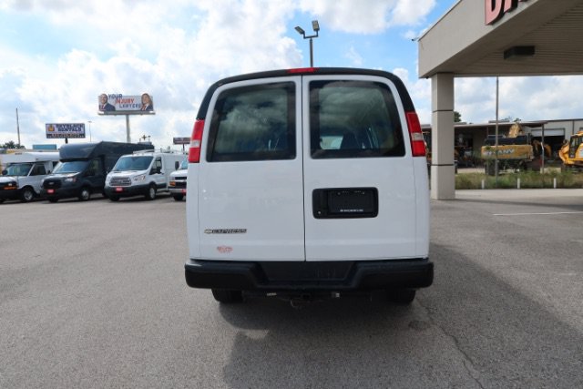 Used 2021 Chevrolet Express 2500 Extended RWD image 5