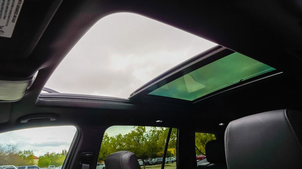 Certified 2025 Cadillac XT6 Luxury image 23