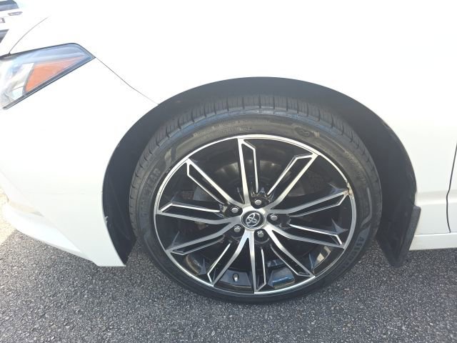 Used 2019 Toyota Avalon Touring w/ Carpet Mat Package FWD image 13