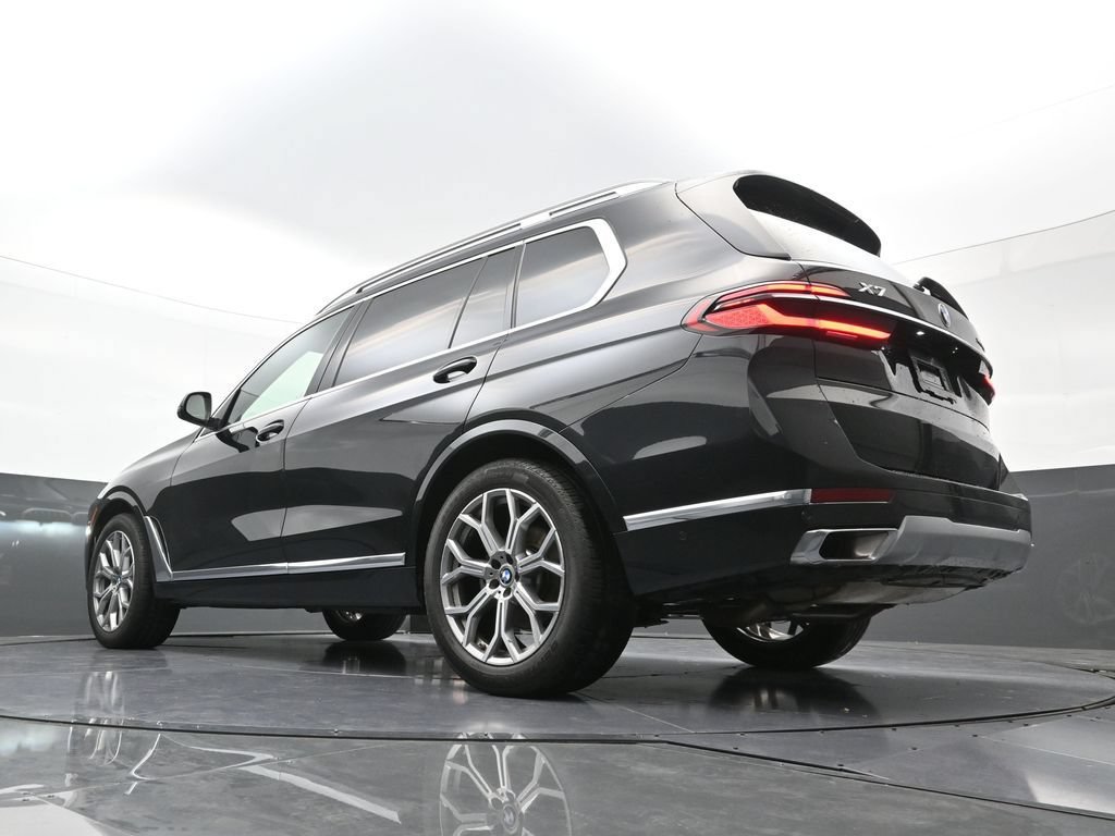 Used 2026 BMW X7 xDrive40i AWD/4WD image 26