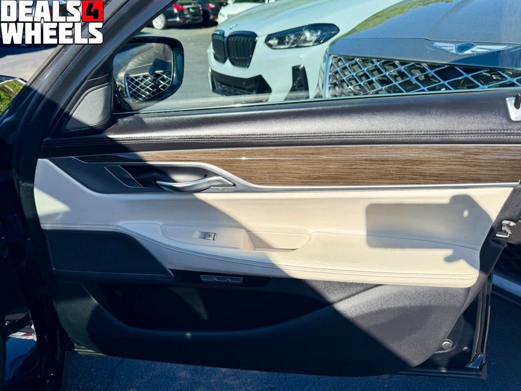 Used 2018 BMW 740i xDrive AWD/4WD image 23