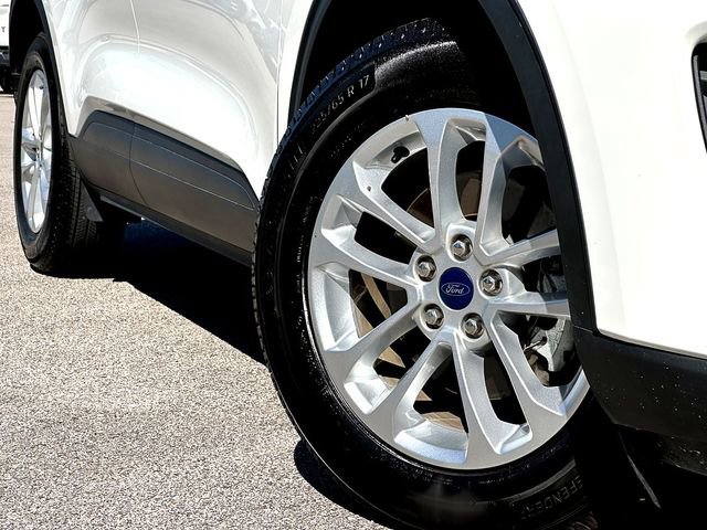 Used 2022 Ford Escape SE image 2