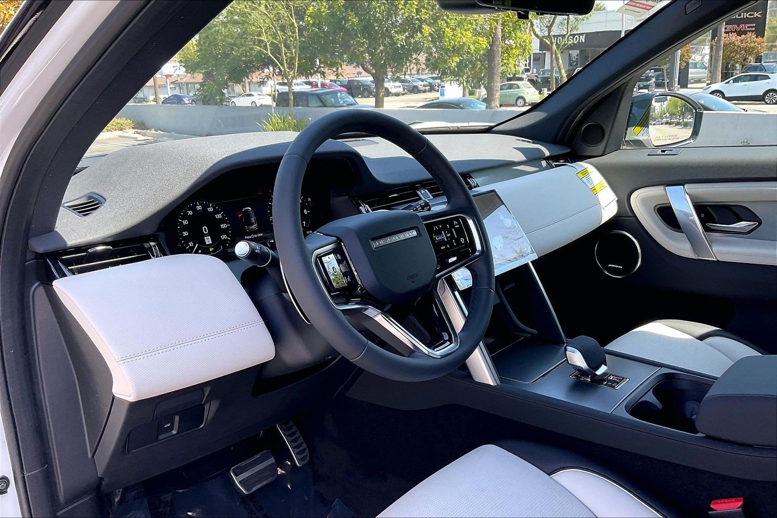 New 2026 Land Rover Discovery Sport Landmark AWD/4WD image 12