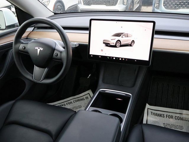 Used 2023 Tesla Model Y Long Range image 16