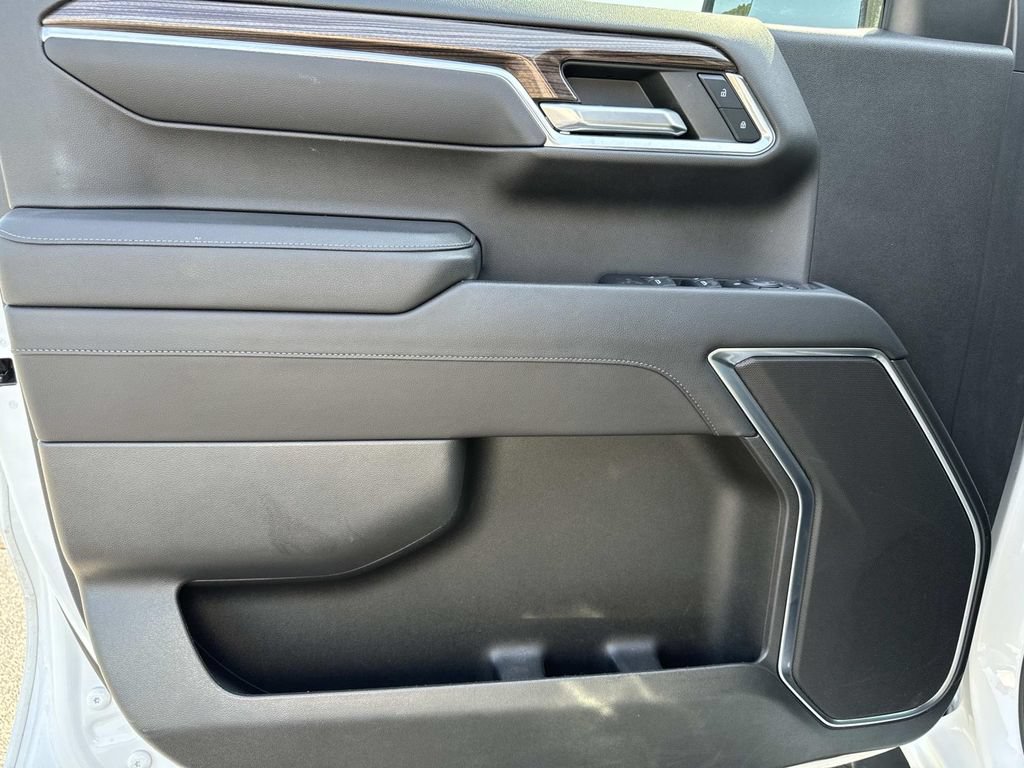 Used 2023 Chevrolet Silverado 1500 RST AWD/4WD image 28