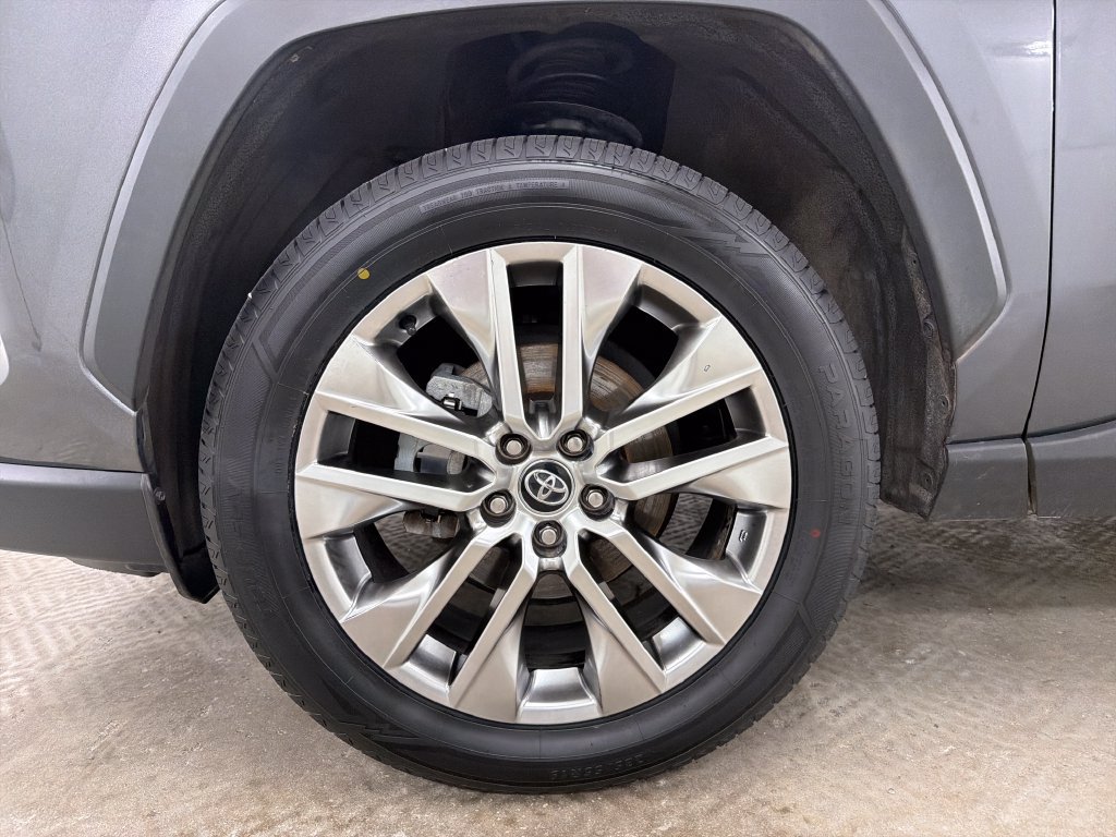 Used 2021 Toyota RAV4 XLE Premium FWD image 12