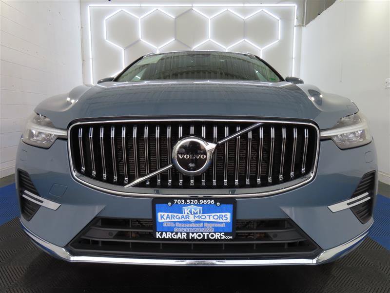 Used 2023 Volvo XC60 B5 Plus AWD/4WD image 2