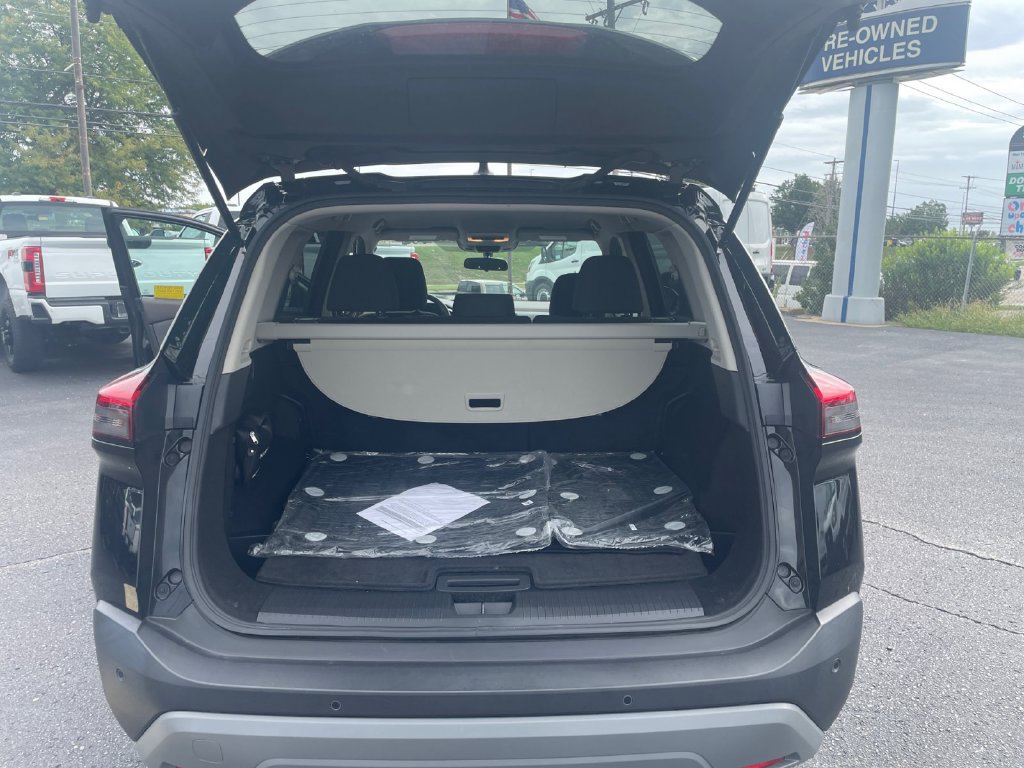 Used 2023 Nissan Rogue S AWD/4WD image 15