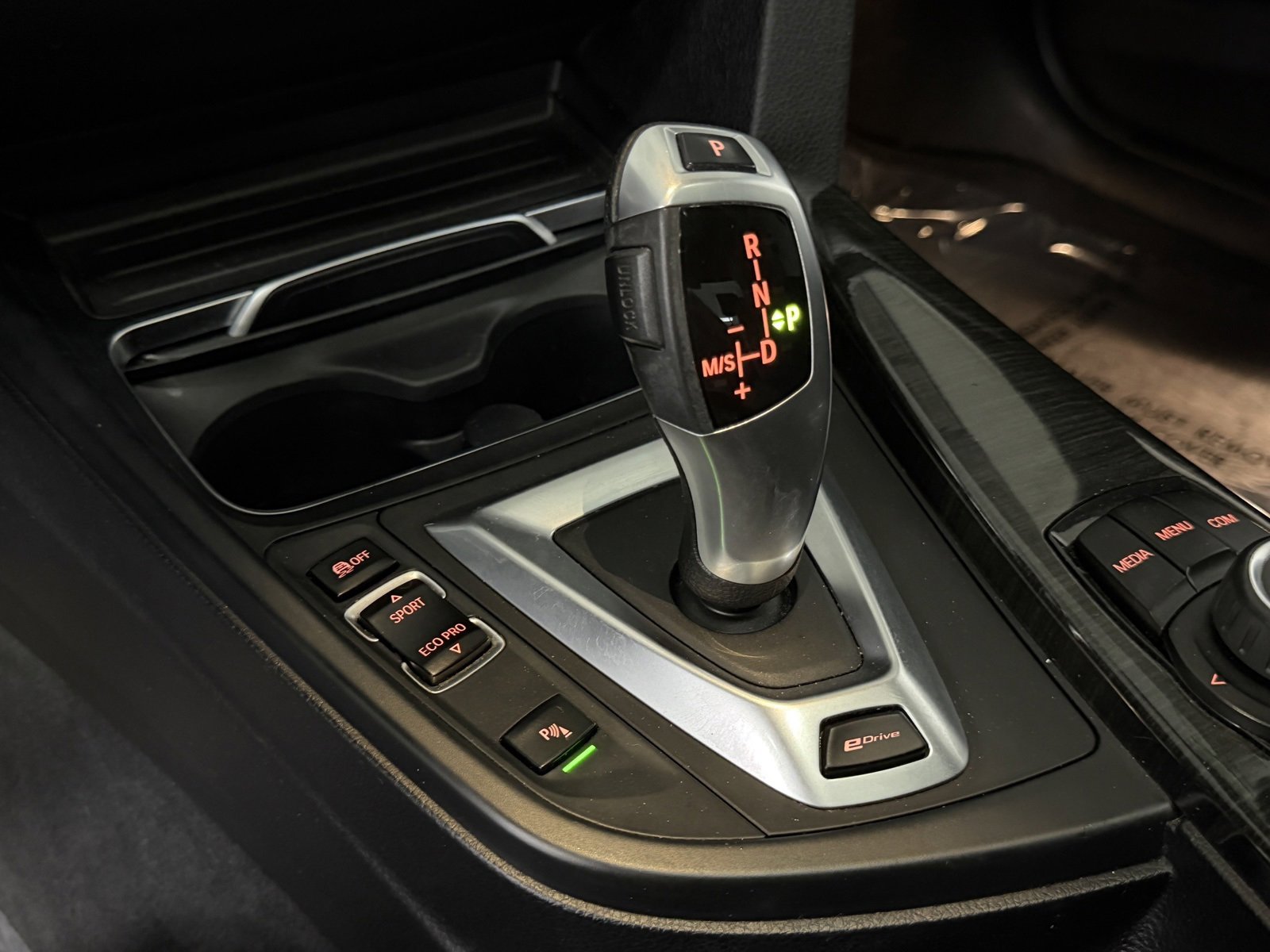 Used 2018 BMW 330e image 29