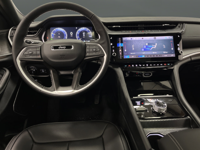 New 2026 Jeep Grand Cherokee Limited w/ Luxury Tech Group II AWD/4WD image 5