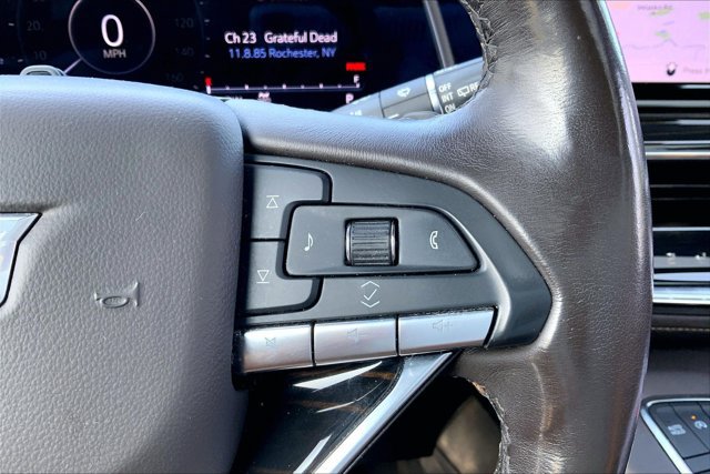 Used 2022 Cadillac Escalade ESV Premium Luxury w/ Performance Package AWD/4WD image 19