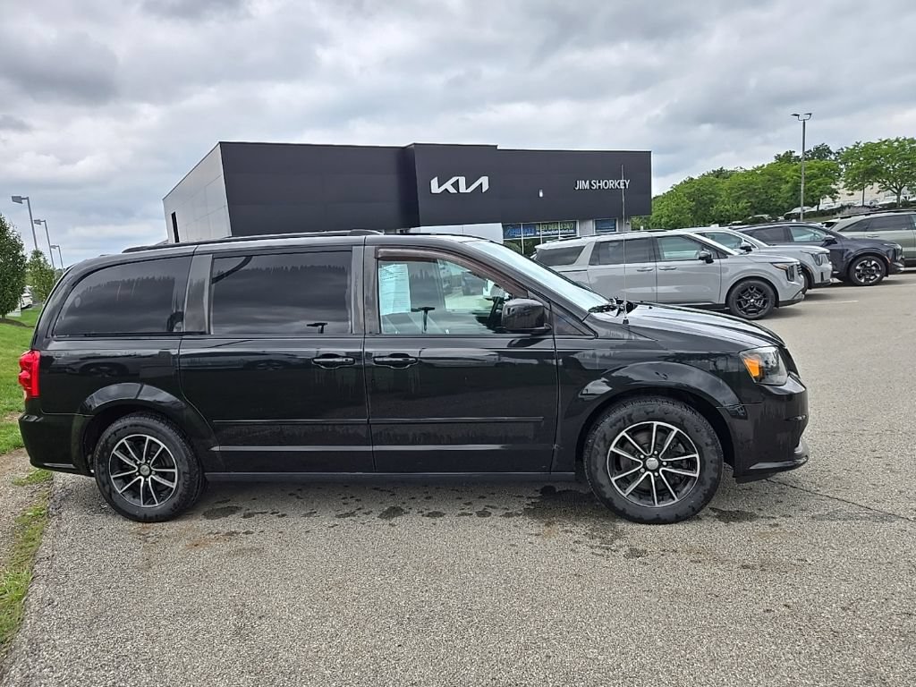 Used 2015 Dodge Grand Caravan R/T w/ Driver Convenience Group FWD image 36