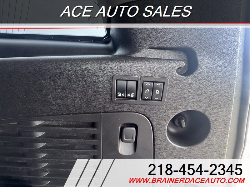 Used 2016 Cadillac Escalade ESV Premium AWD/4WD image 25