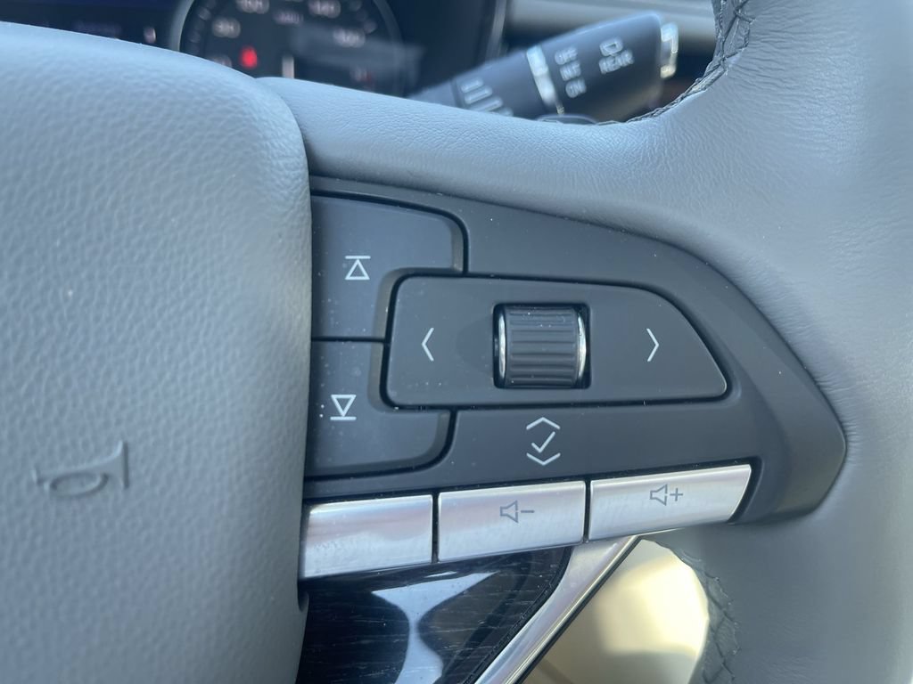 Used 2023 Cadillac XT6 Premium Luxury w/ Technology Package AWD/4WD image 21