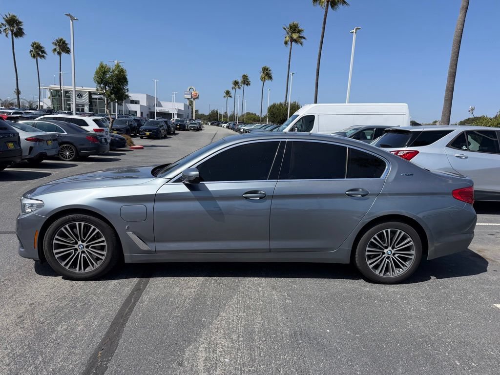 Used 2019 BMW 530e xDrive AWD/4WD image 2