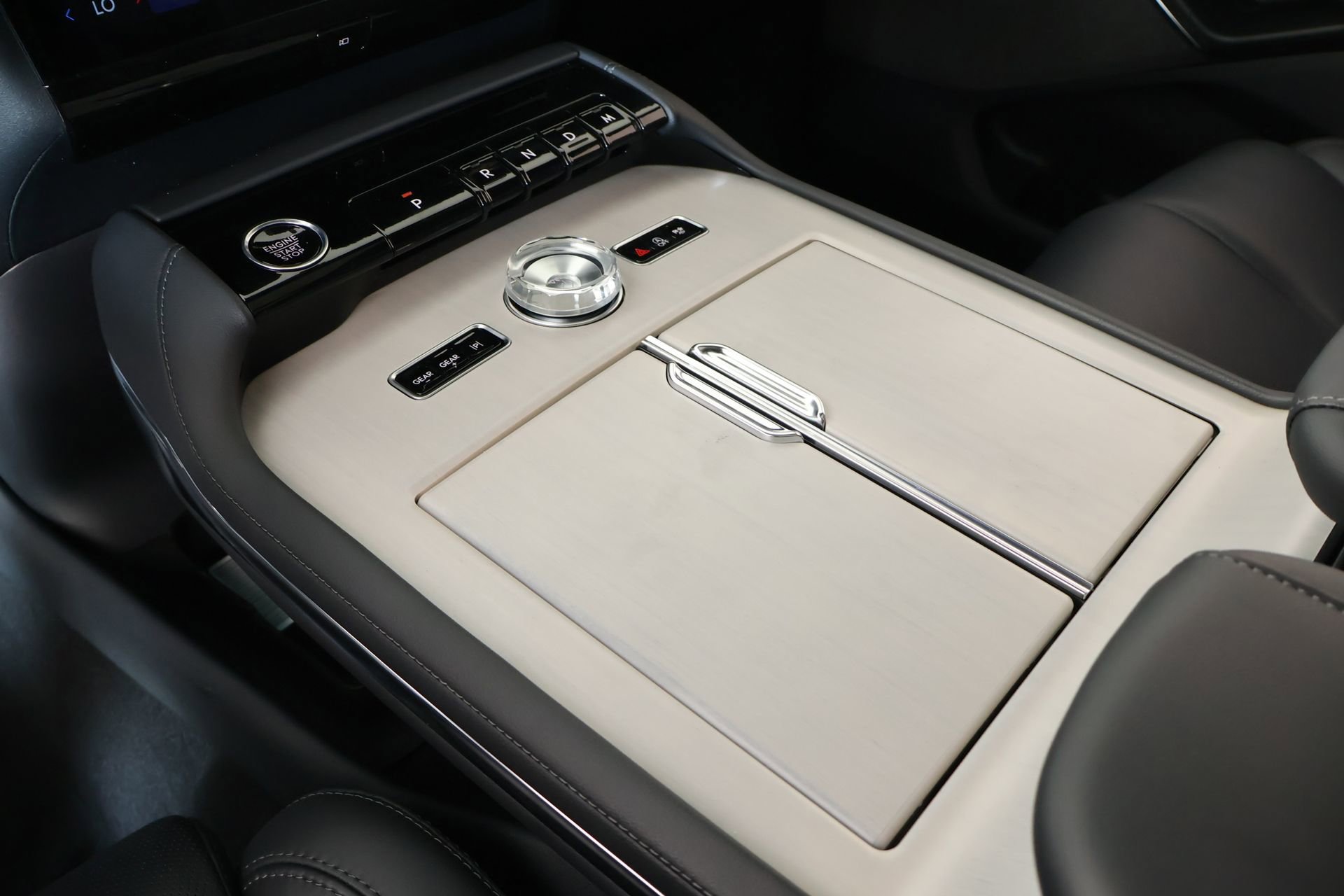 New 2026 Lincoln Navigator Reserve AWD/4WD image 9