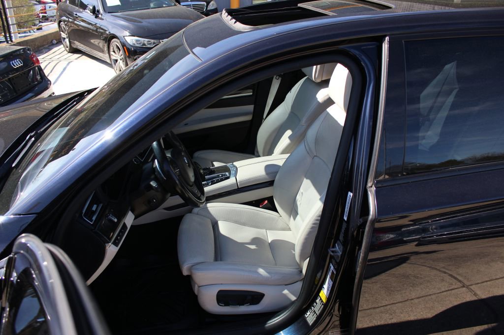 Used 2014 BMW 750Li xDrive AWD/4WD image 14