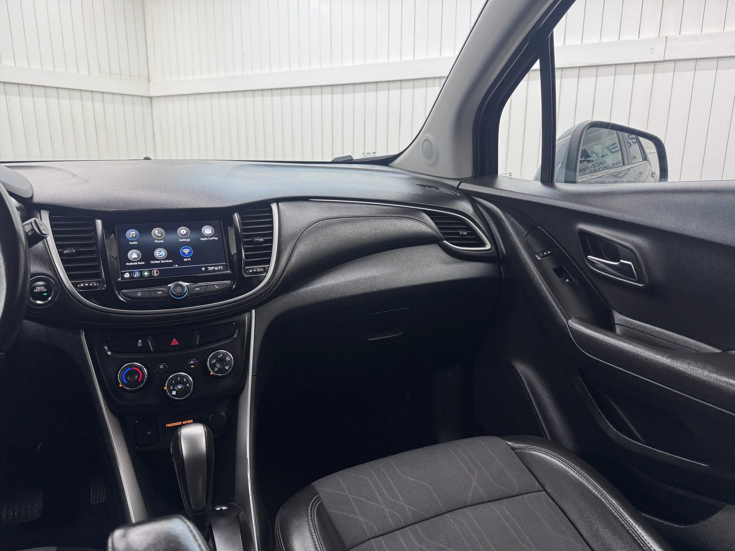 Used 2019 Chevrolet Trax LT w/ LT Convenience Package AWD/4WD image 16