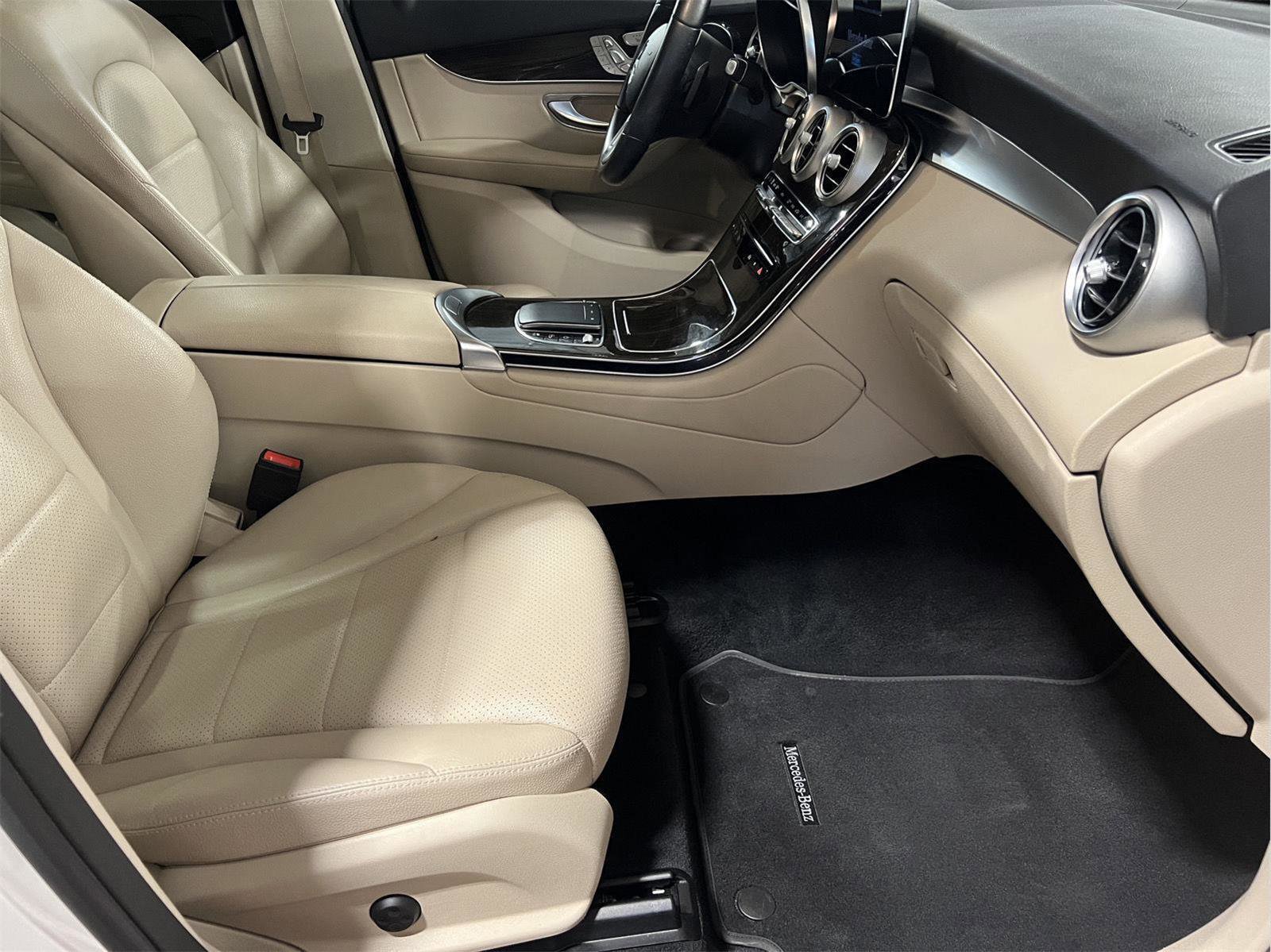 Used 2021 Mercedes-Benz GLC 300 image 15
