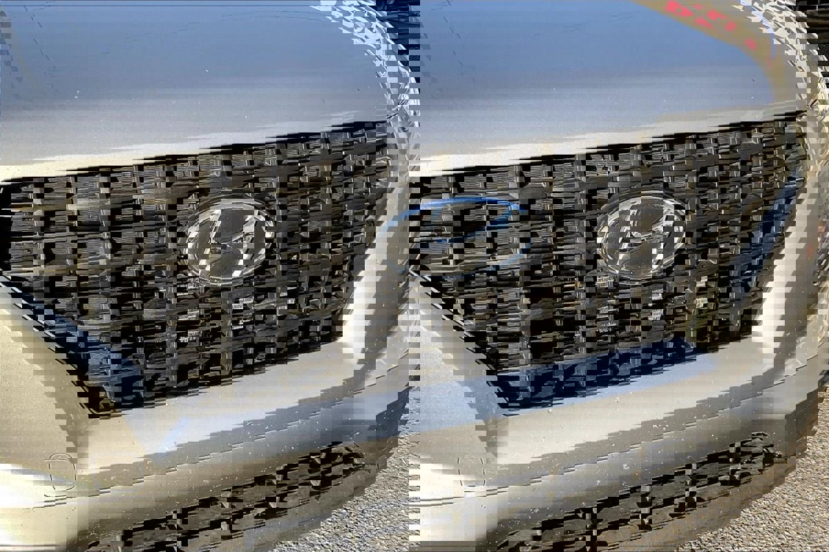 Used 2024 Hyundai Venue SE image 28