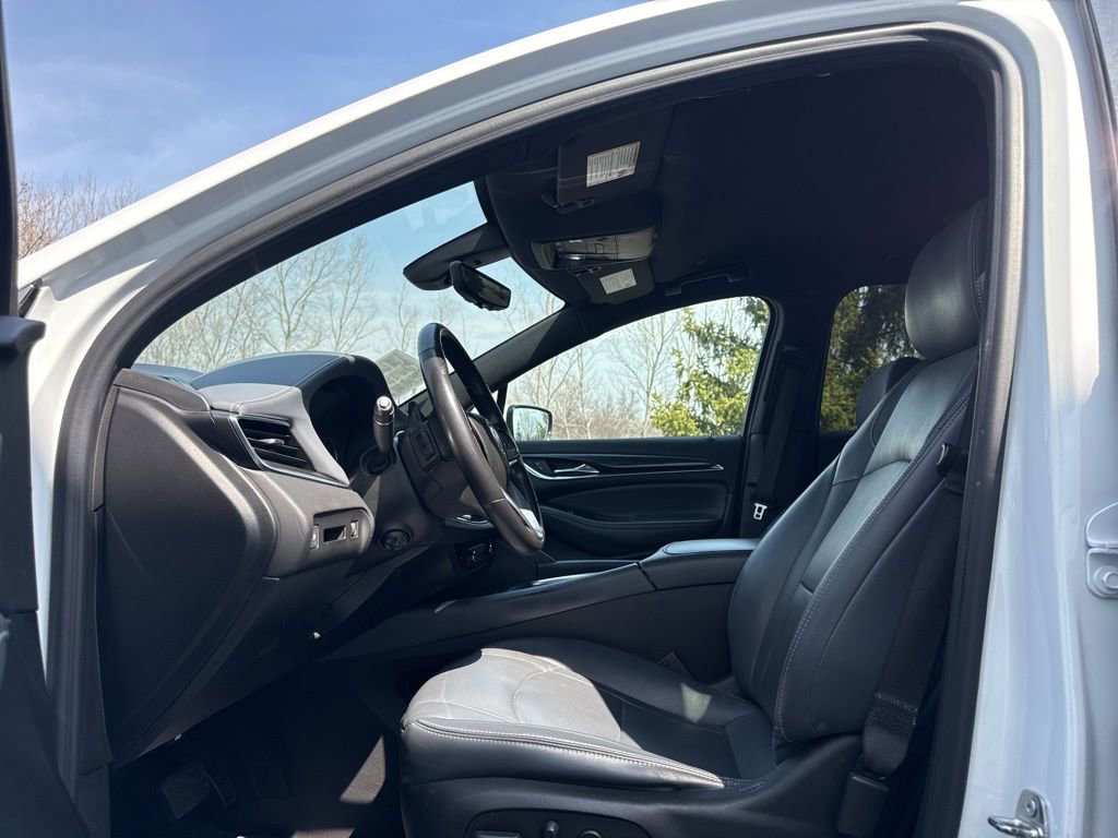 Used 2022 Buick Enclave Premium image 13